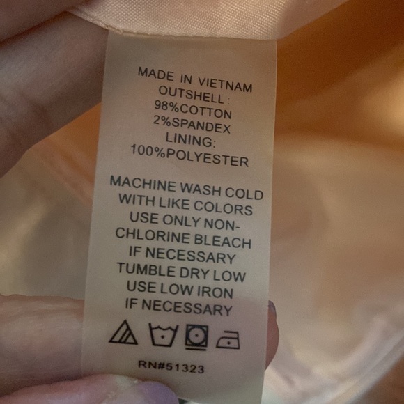 Vince Camuto Front Pleat Light Pink Skirt, size 6P, lined, EUC - Picture 6 of 6